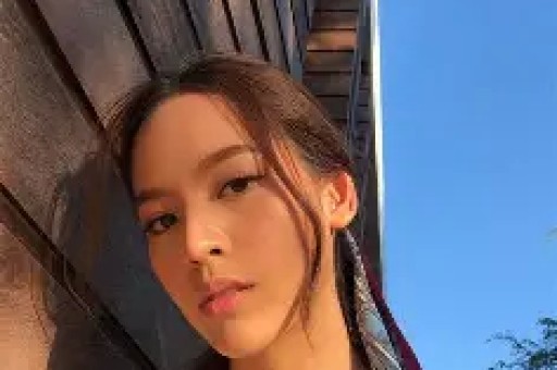 43岁范冰冰国外彻底放飞光腿走红毯、被总统接见、与男友雪中漫步